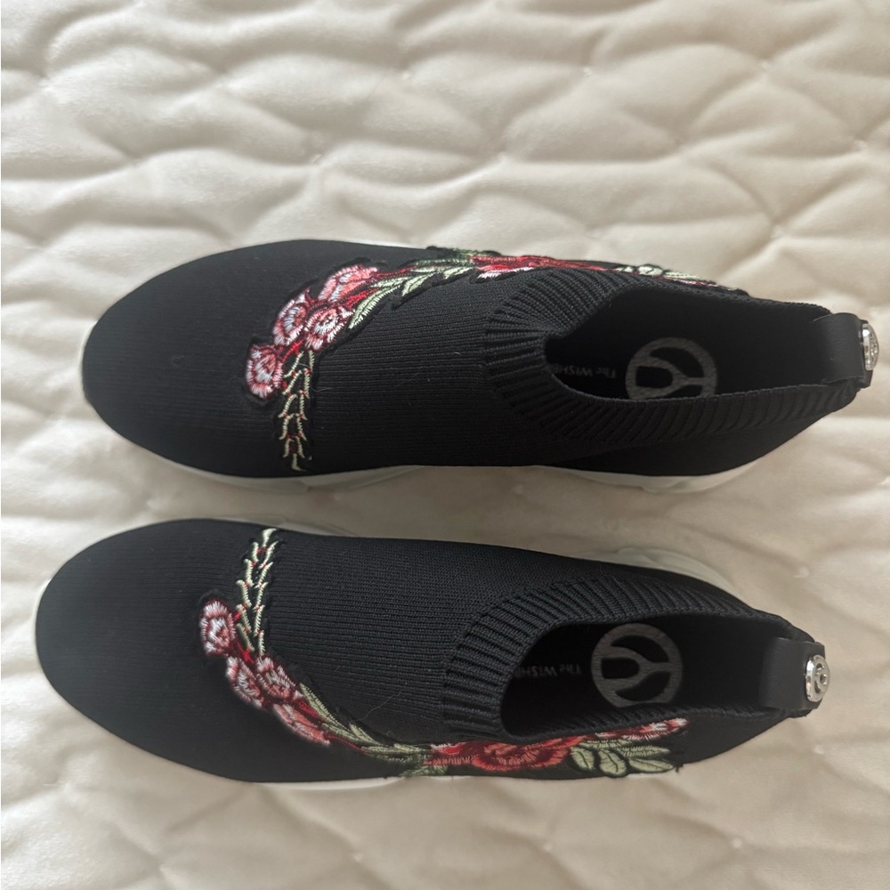 Steve Madden Black Slip-On Sneakers with Red Pink Floral Embroidery - Picture 4 of 6